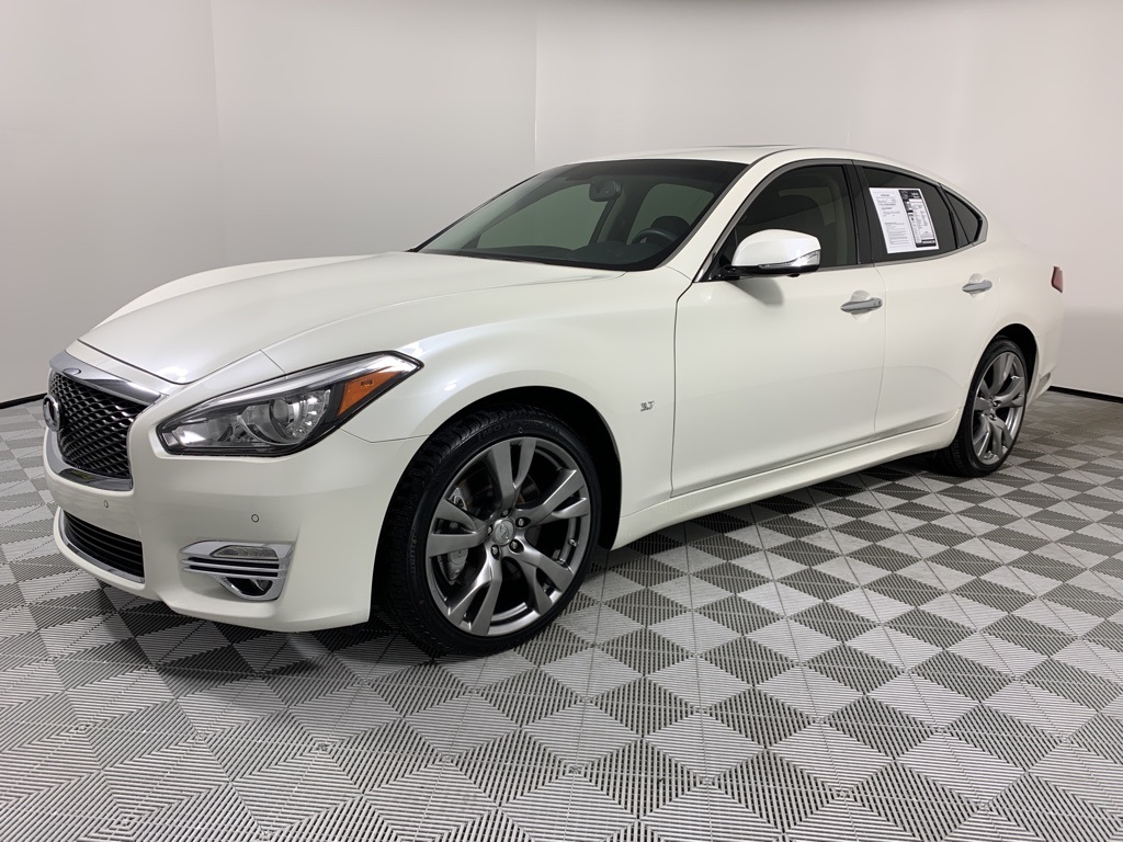 Pre-Owned 2016 INFINITI Q70 3.7 RWD 4D Sedan